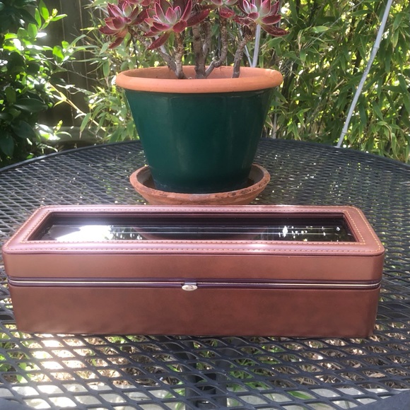 NWOT Men’s or Women’s Brown Leather 6-Slot Watch Box - Picture 6 of 7